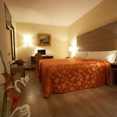 Centro Braseros Otel 3*