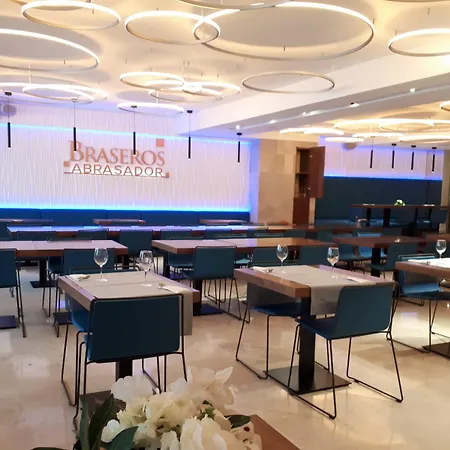Centro Braseros מלון 3*