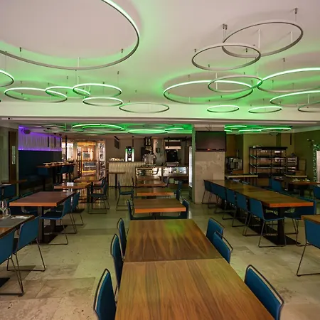 מלון Centro Braseros