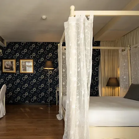 מלון Centro Braseros 3*