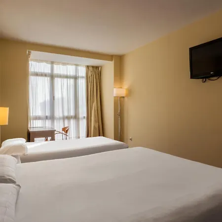 Centro Braseros מלון 3*