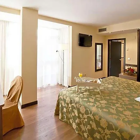 Centro Braseros Hotel Burgo